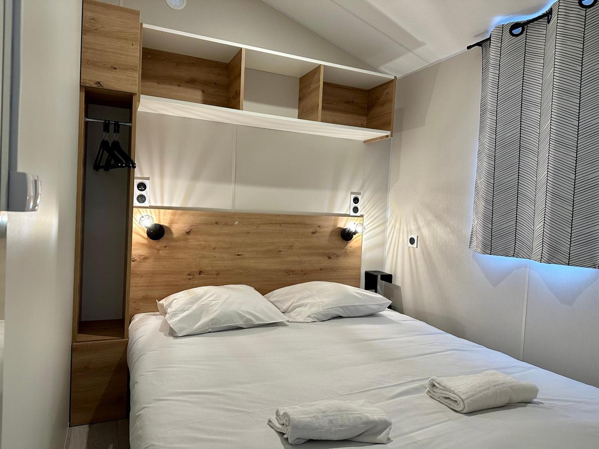 Camping Le Parc De Paris Villevaude Bilik gambar